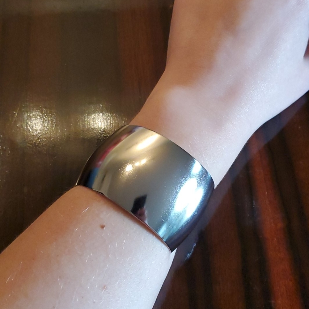 Yanbal Silver Cuff Bracelet